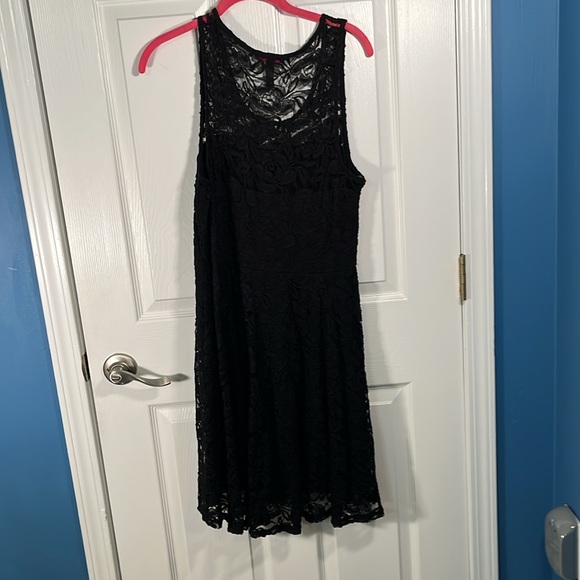 Material Girl Black Lace Dress - Picture 5 of 6